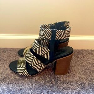 Universal thread heals